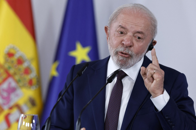 Pobres não podem pagar por irresponsabilidade das guerras, diz Lula