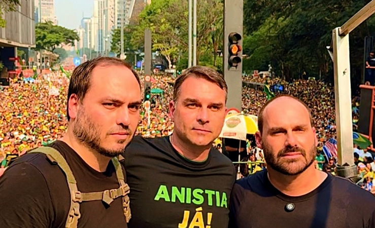 Carlos diz que levará ao PL nomes de filiados que não divulgaram pré-candidatura de Flávio
