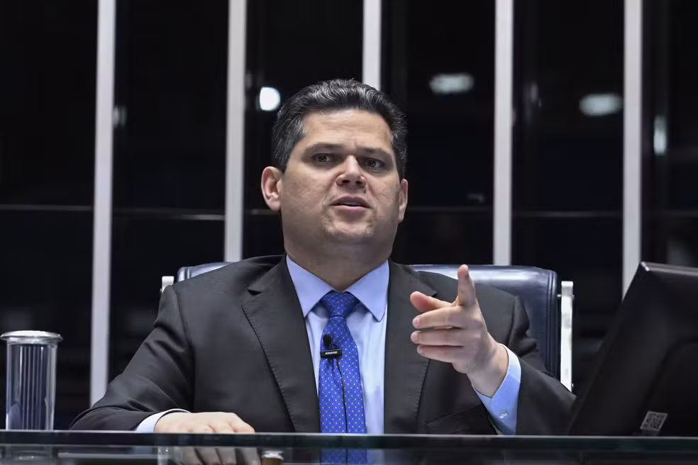 Alcolumbre convoca sessão do Congresso para analisar veto ao PL da Dosimetria para o dia 30 de abril